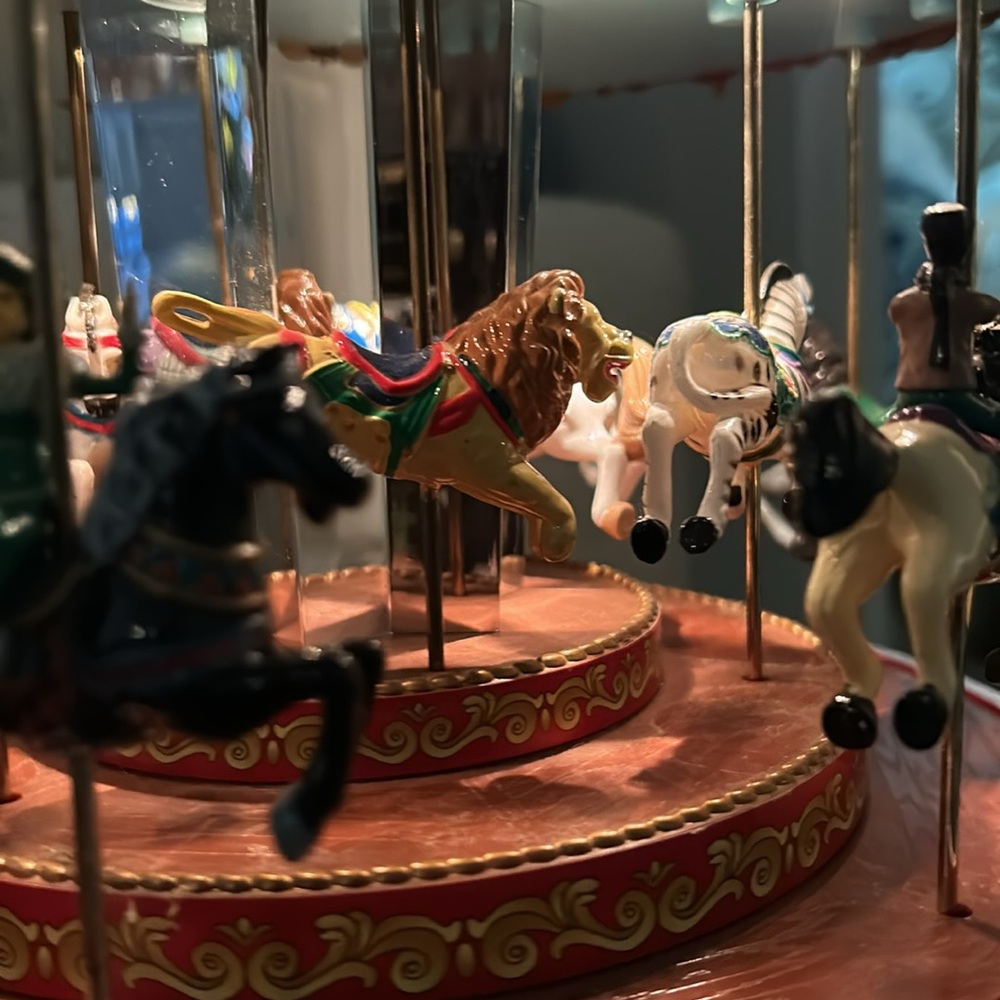 Moving Carousel Music Box🥳🥳❌❌ - Picture 5 of 8